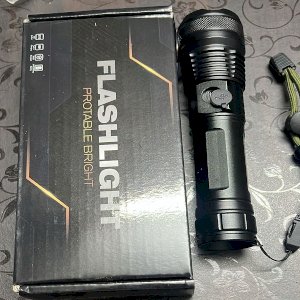 Rechargeble LED Zoom Flash Torch Light 